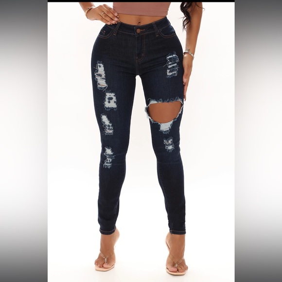 Fashion Nova Denim - Dark wash ripped mid rise skinny Jean